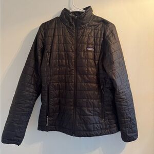 Patagonia women’s nano puff jacket - size medium
